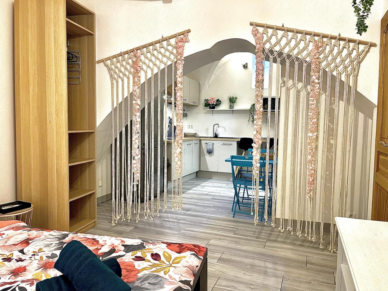 *le Lotus*fiber Wifi*hyper Center* Appartement Salon-de-Provence
